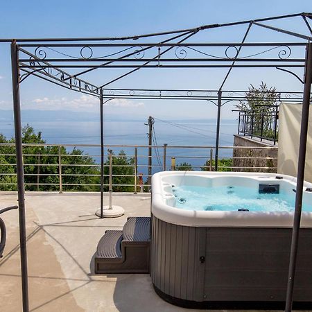 Stunning Apartment In Mošćenička Draga 外观 照片