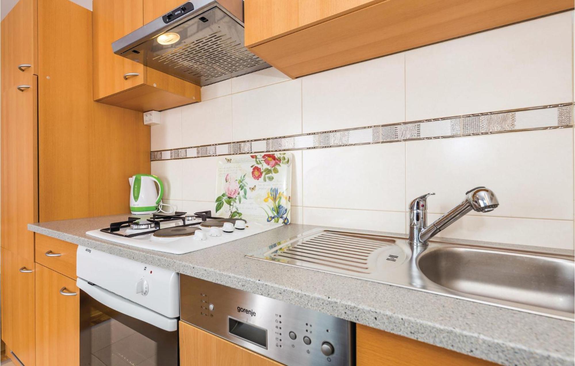 Stunning Apartment In Mošćenička Draga 外观 照片