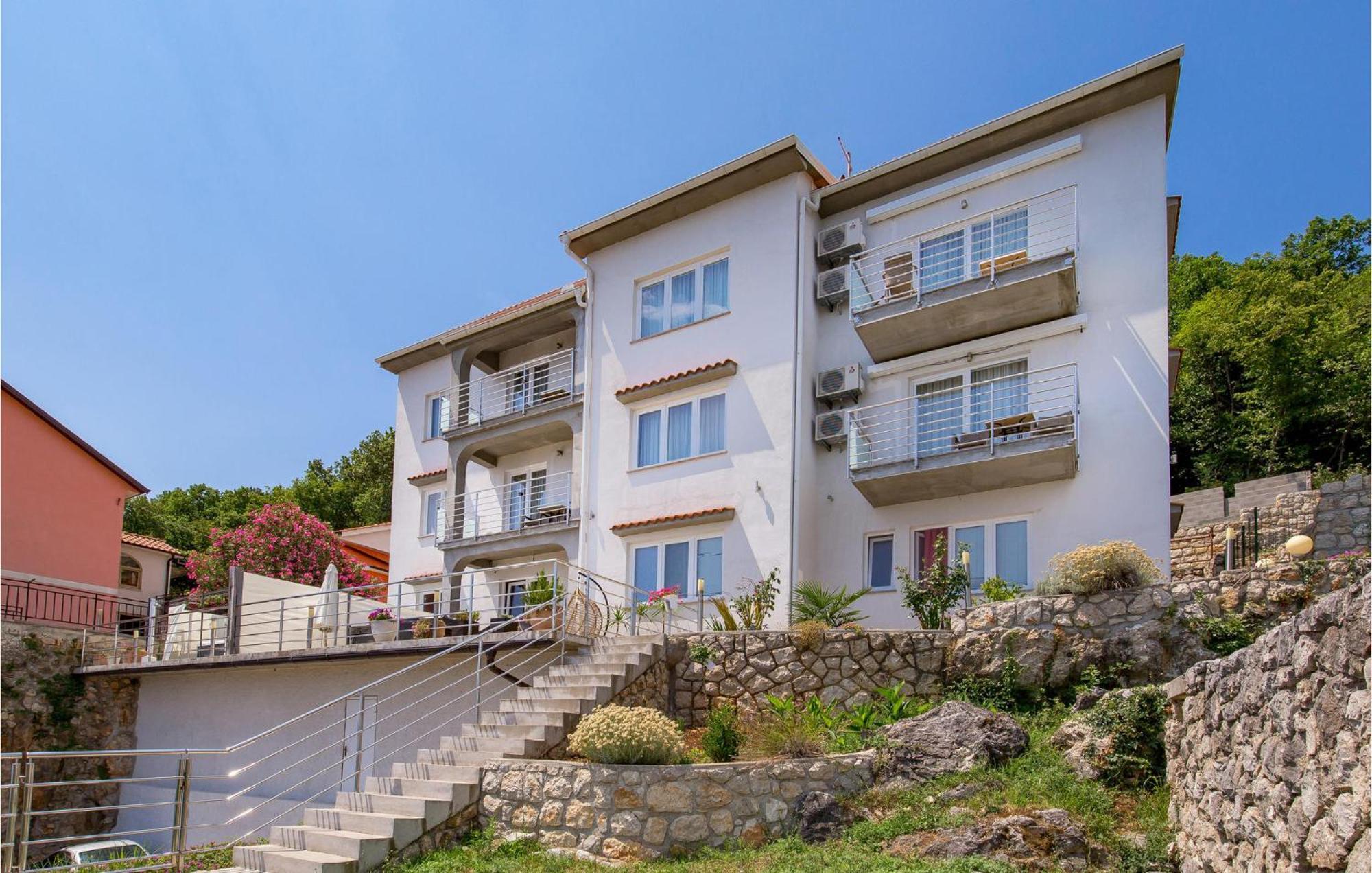 Stunning Apartment In Mošćenička Draga 外观 照片