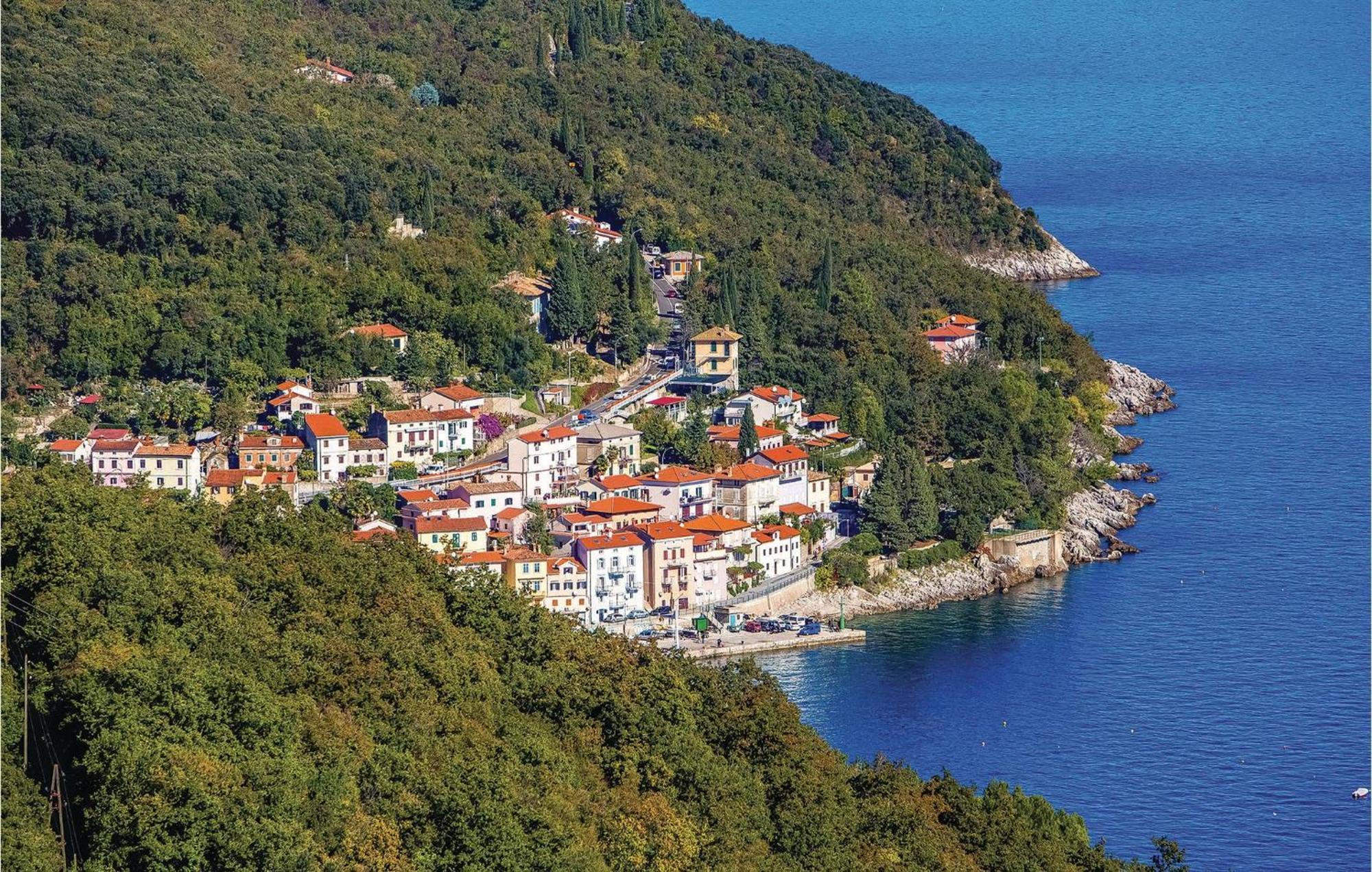 Stunning Apartment In Mošćenička Draga 外观 照片