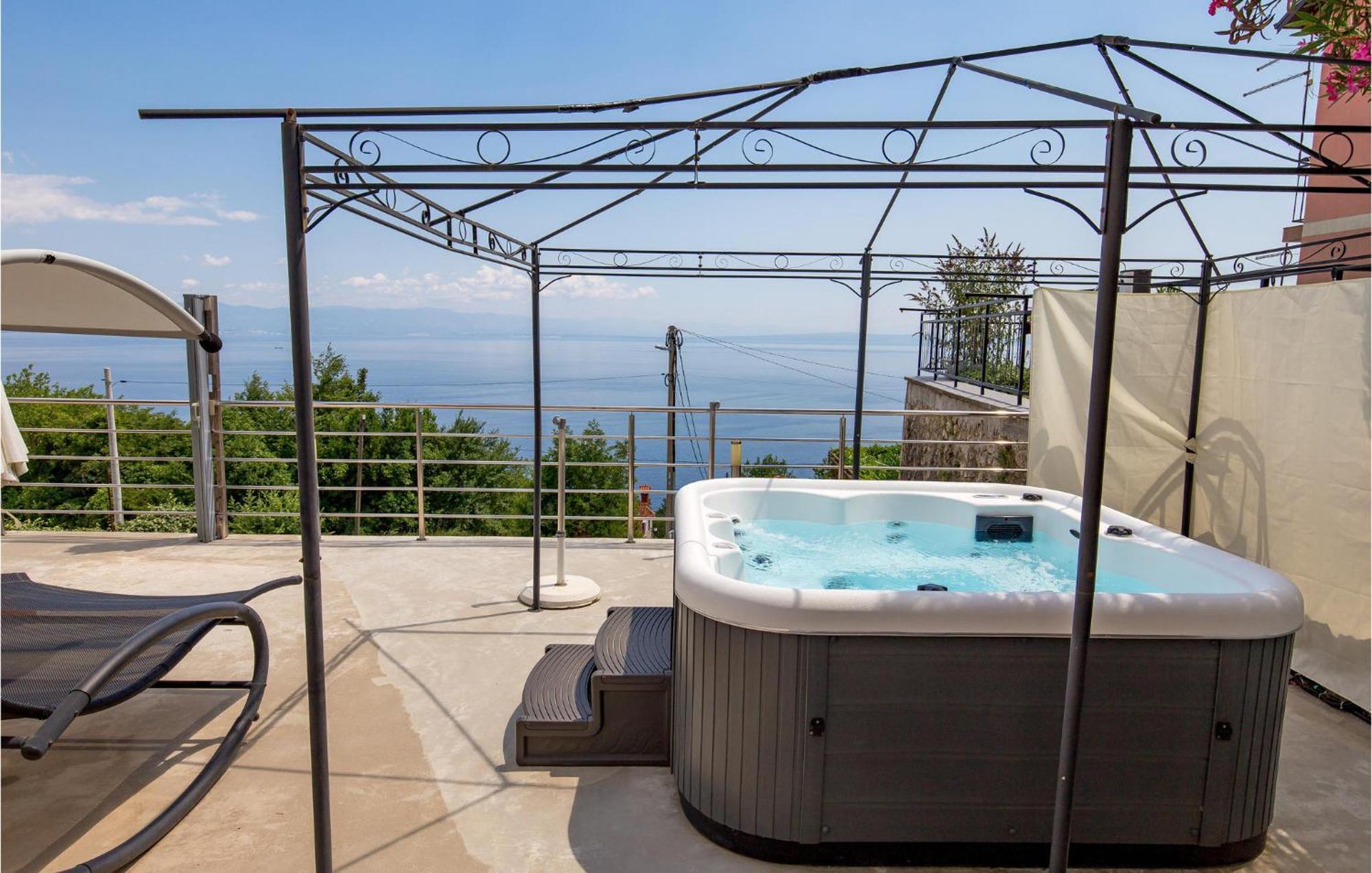 Stunning Apartment In Mošćenička Draga 外观 照片