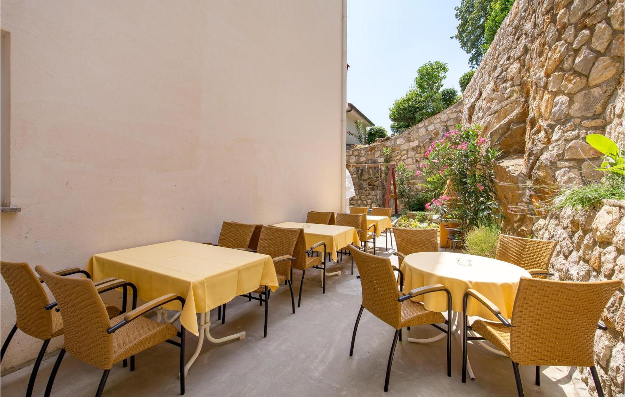Stunning Apartment In Mošćenička Draga 外观 照片